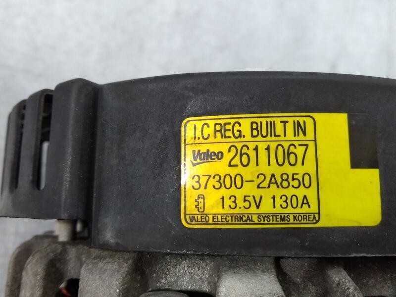 Recambio de alternador para hyundai i30 (gd) base referencia OEM IAM 373002A850 2611067 Valeo