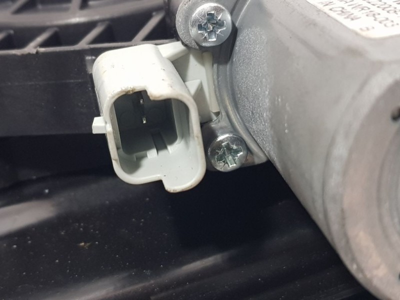 Recambio de elevalunas delantero derecho para nissan qashqai (j11) tekna referencia OEM IAM 807004EA0D  BROSE ELECTRICO 2 PINS