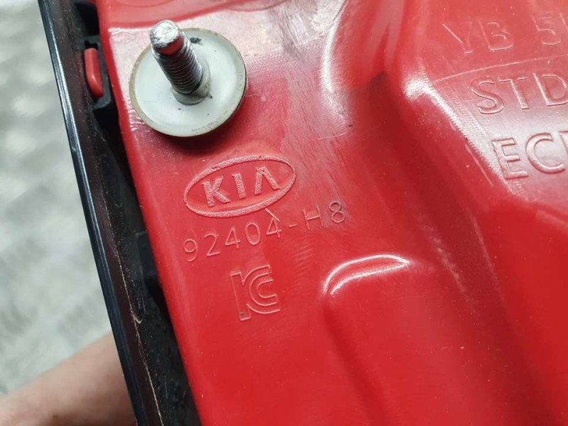 Recambio de piloto trasero derecho para kia rio (yb) tech referencia OEM IAM 92404H8010  INTERIOR