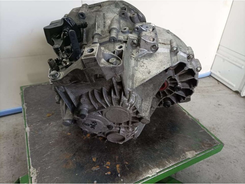 Recambio de caja cambios para volvo c70 cabriolet 2.0 d momentum referencia OEM IAM 8G9R7002PC 281107 6VELOCIDADES