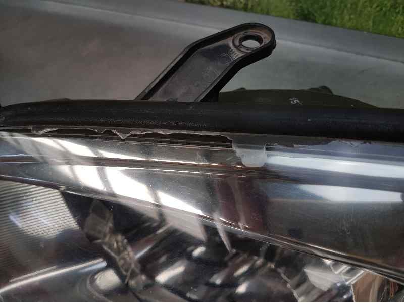 Recambio de faro izquierdo para toyota rav 4 (a2) 2.0 d-4d executive 4x4 (2003) referencia OEM IAM   TOCADO VER FOTOS