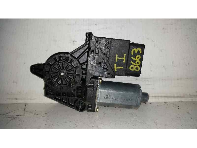 Recambio de motor elevalunas trasero izquierdo para volkswagen passat berlina (3b3) trendline referencia OEM IAM  18 PIN ELECTRI