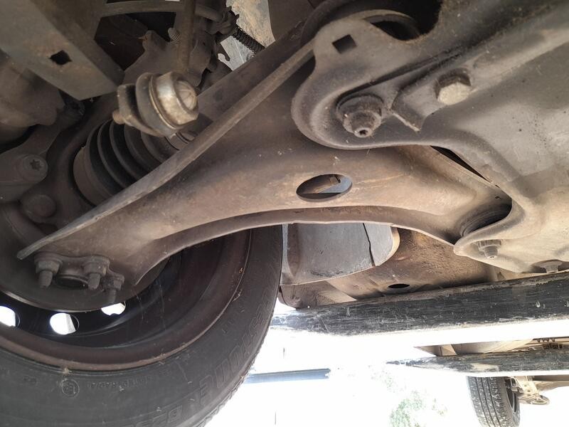 Recambio de brazo suspension inferior delantero derecho para citroën c3 i (fc_, fn_) 1.4 i referencia OEM IAM 3521R2  