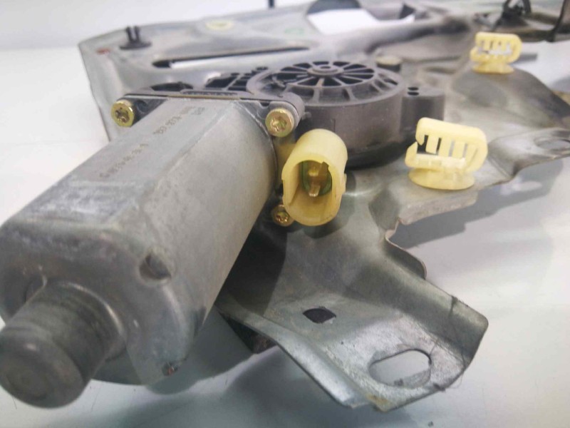 Recambio de elevalunas trasero derecho para renault laguna (b56) referencia OEM IAM 192923000 2 PINS 