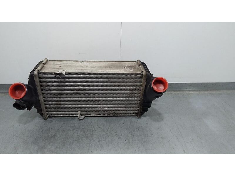 Recambio de intercooler para hyundai i30 (gd) base referencia OEM IAM 282712A740  
