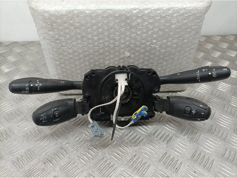Recambio de mando luces y limpia para peugeot partner tepee style referencia OEM IAM 98062240XT  DELPHI