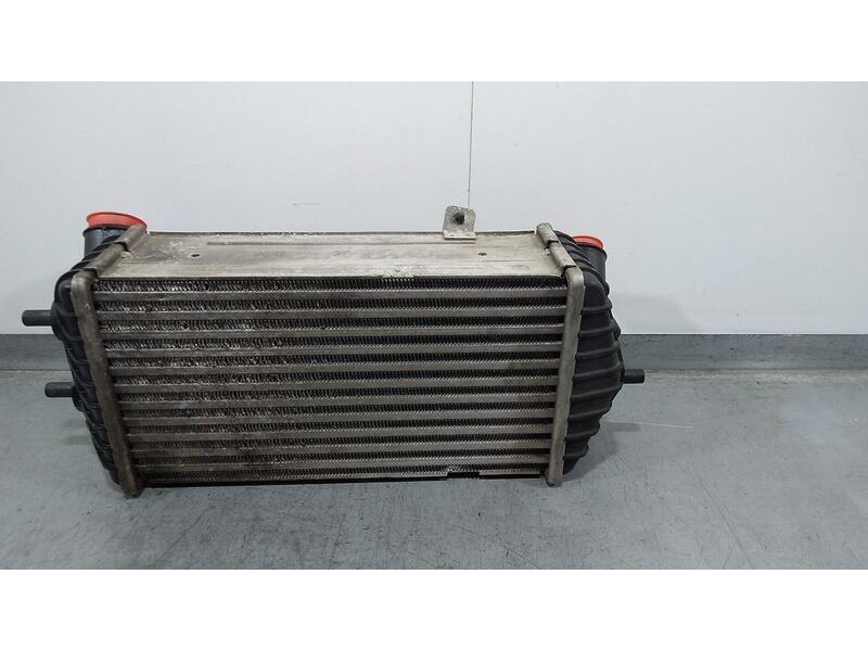 Recambio de intercooler para hyundai i30 (gd) base referencia OEM IAM 282712A740  