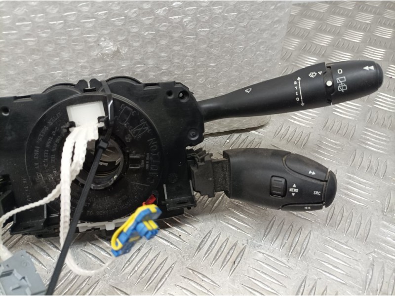 Recambio de mando luces y limpia para peugeot partner tepee style referencia OEM IAM 98062240XT  DELPHI