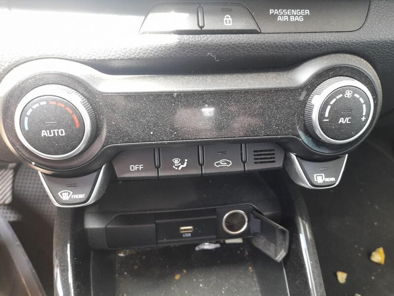Recambio de mando climatizador para kia stonic (yb) 1.0 t-gdi eco-dynamics+ referencia OEM IAM 97250H8220SA  