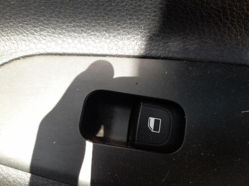 Recambio de mando elevalunas trasero derecho para kia stonic (yb) 1.0 t-gdi eco-dynamics+ referencia OEM IAM 93576H8000  