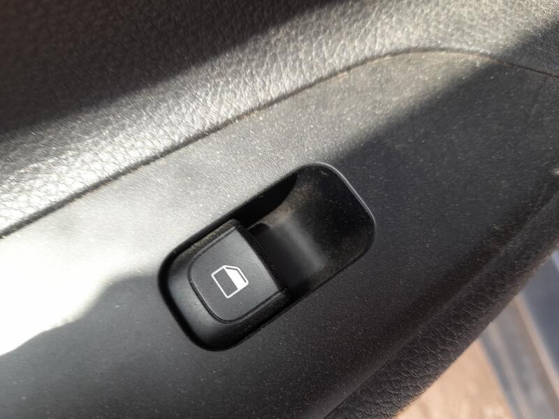 Recambio de mando elevalunas trasero izquierdo para kia stonic (yb) 1.0 t-gdi eco-dynamics+ referencia OEM IAM 93576H8000  