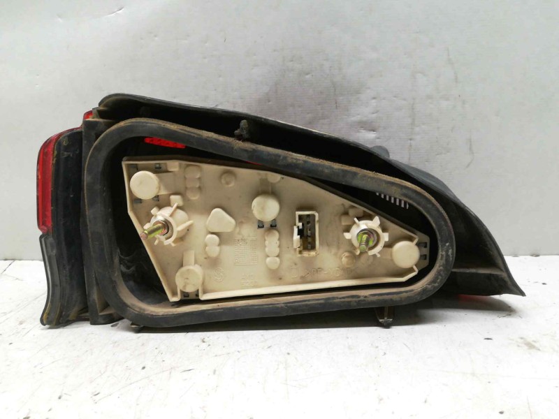 Recambio de piloto trasero derecho para peugeot 106 (s1) 1.4 diesel cat referencia OEM IAM   