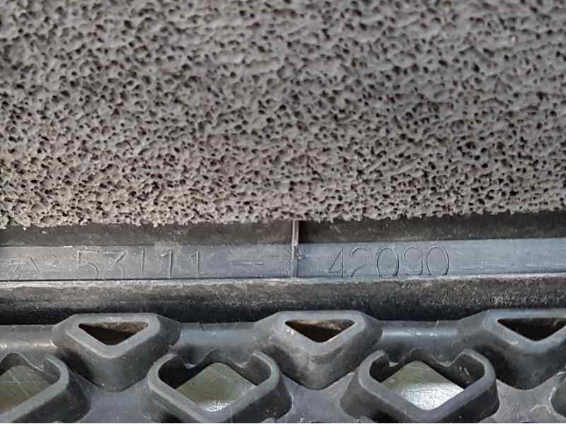 Recambio de rejilla delantera para toyota rav 4 (a2) 2.0 d-4d executive 4x4 (2003) referencia OEM IAM  PATAS ROTAS TOCADA VER FO