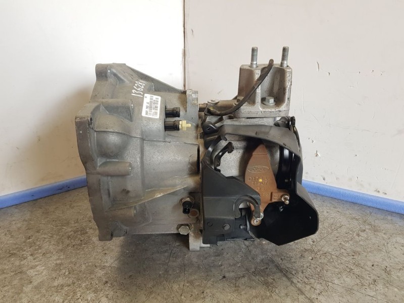 Recambio de caja cambios para ford fiesta (ccn) black edition referencia OEM IAM 8A6R7002JG 190813 5VELOCIDADES