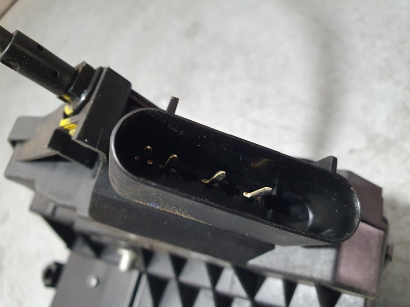 Recambio de cerradura puerta delantera derecha para ford transit courier ambiente referencia OEM IAM BM5AA21812BH 921760107 