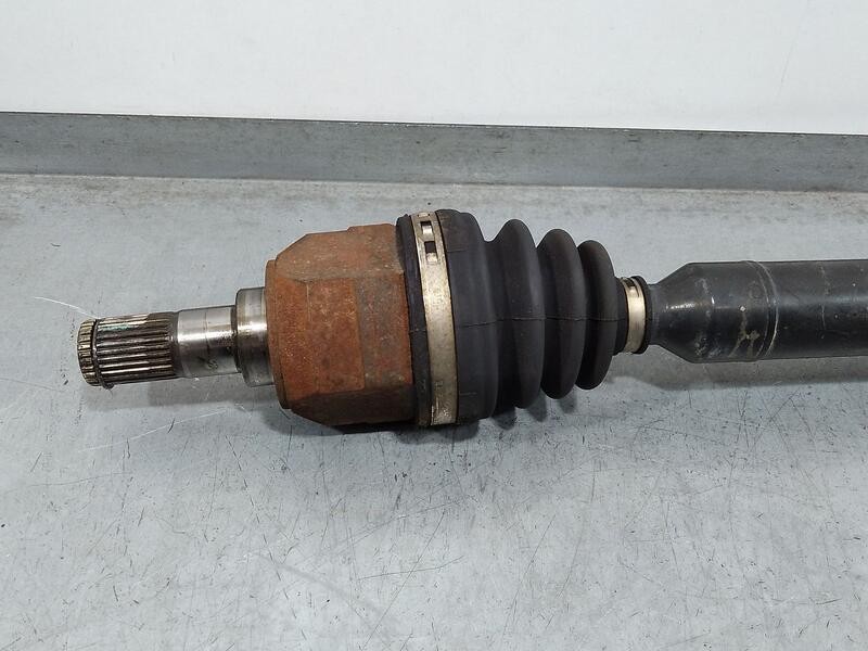 Recambio de transmision delantera derecha para hyundai i30 (gd) base referencia OEM IAM 49501A6000  