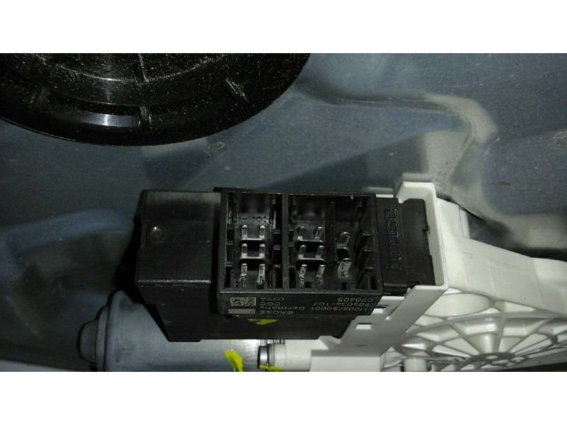 Recambio de elevalunas delantero derecho para seat ibiza (6l1) 1.4 16v referencia OEM IAM 6L4837752EQ 6 Y 8 PINS 976450104