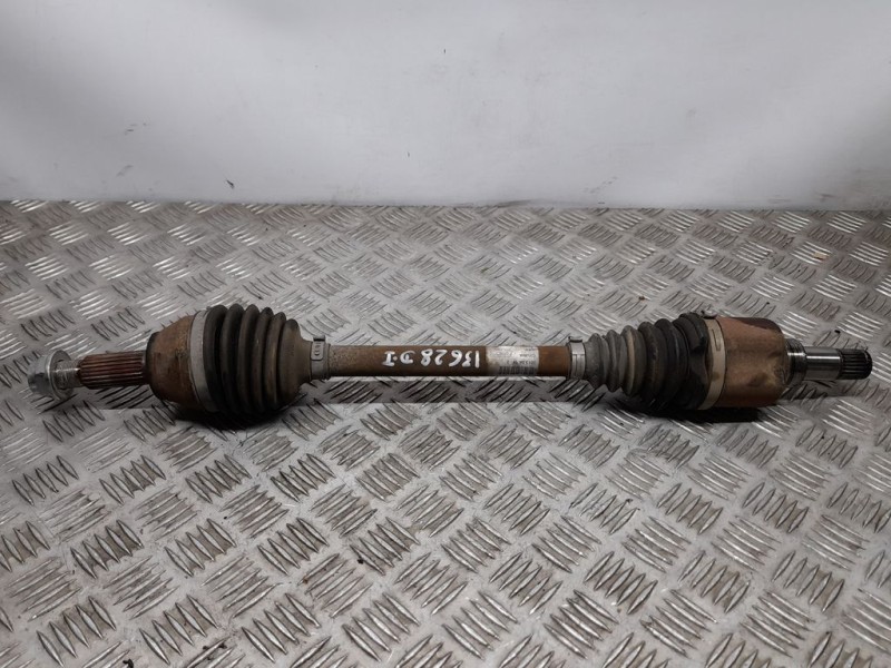 Recambio de transmision delantera izquierda para ford fiesta (ccn) black edition referencia OEM IAM 8V513B437AAB  