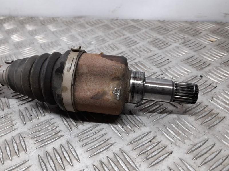 Recambio de transmision delantera izquierda para ford fiesta (ccn) black edition referencia OEM IAM 8V513B437AAB  