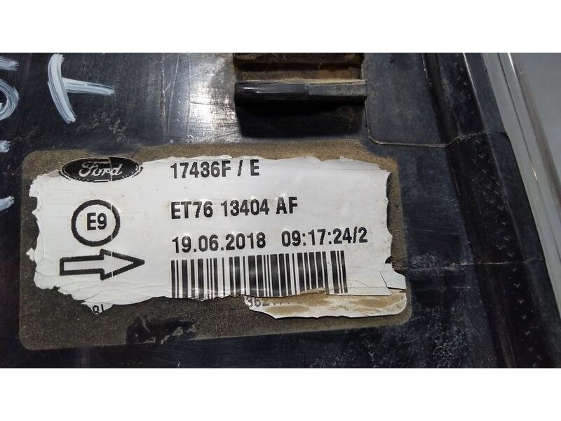 Recambio de piloto trasero derecho para ford transit courier ambiente referencia OEM IAM et7613404af  TOCADO