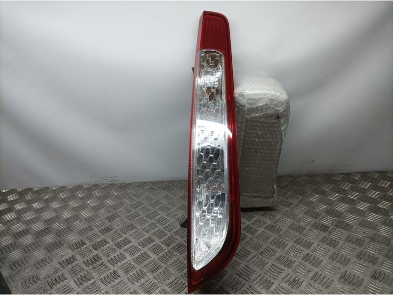 Recambio de piloto trasero derecho para ford focus lim. (cb4) trend referencia OEM IAM 1528770  