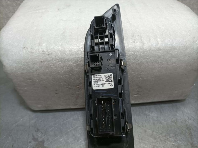 Recambio de mando elevalunas delantero izquierdo para peugeot 2008 (p1) allure referencia OEM IAM 96788264ZD 10025551 C/ MANDO R