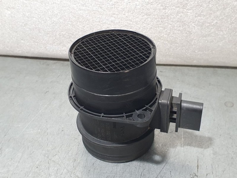 Recambio de caudalimetro para volkswagen golf vi (5k1) advance referencia OEM IAM 03G906461C 0281002735 BOSCH