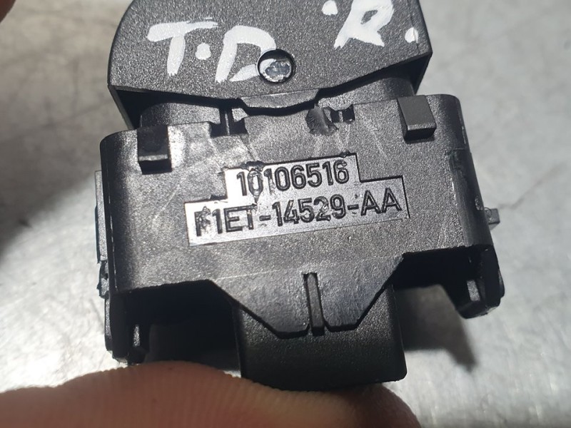 Recambio de mando elevalunas trasero derecho para ford b-max trend referencia OEM IAM F1ET14529AA 10106516 