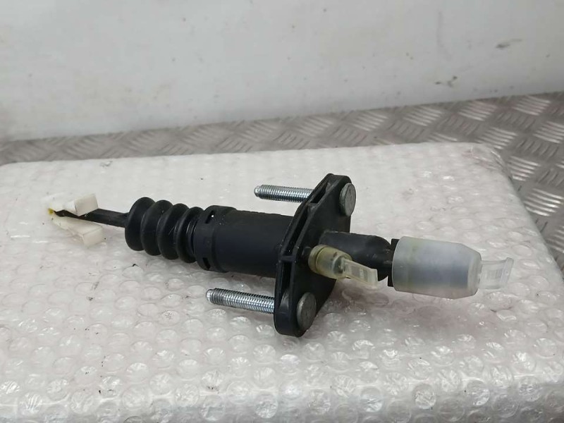 Recambio de bombin embrague para opel vectra c berlina 2.2 16v cat (z 22 yh / lch) referencia OEM IAM 24412670  GM