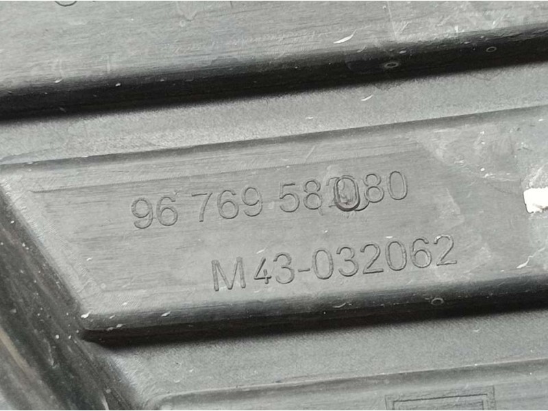 Recambio de rejilla paragolpes delantero para citroën c-elysée exclusive referencia OEM IAM 9676958280  