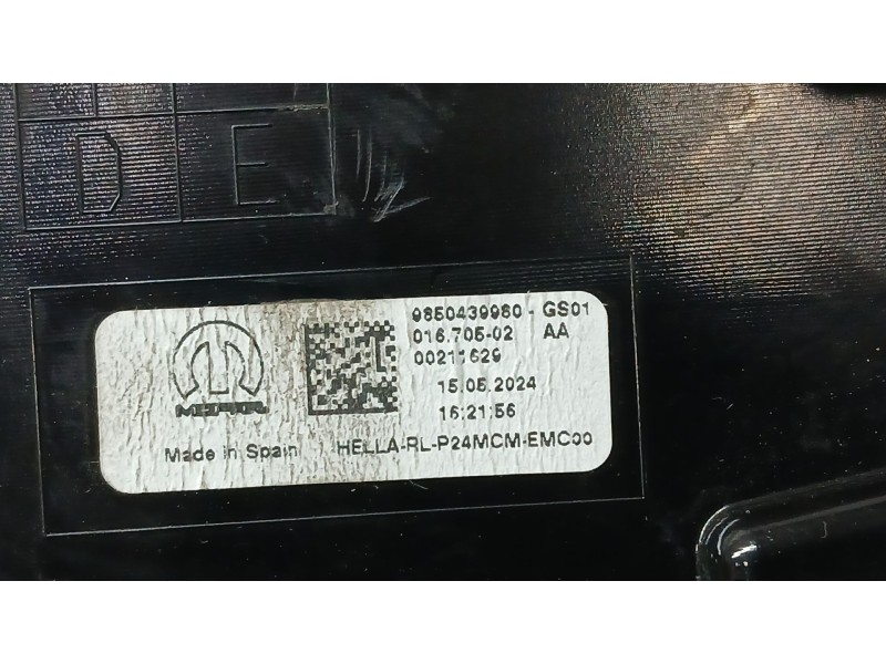 Recambio de piloto trasero derecho exterior para peugeot 2008 ii (ud_, us_, uy_, uj_, ur_, uc_) 1.2 puretech 100 referencia OEM 