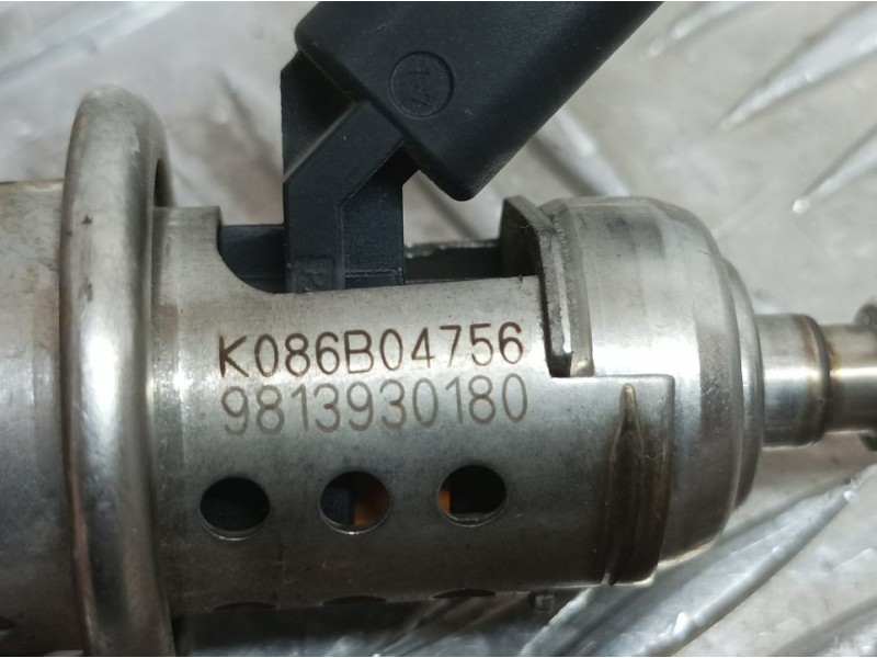 Recambio de inyector adblue para peugeot 508 active referencia OEM IAM 9813930180  