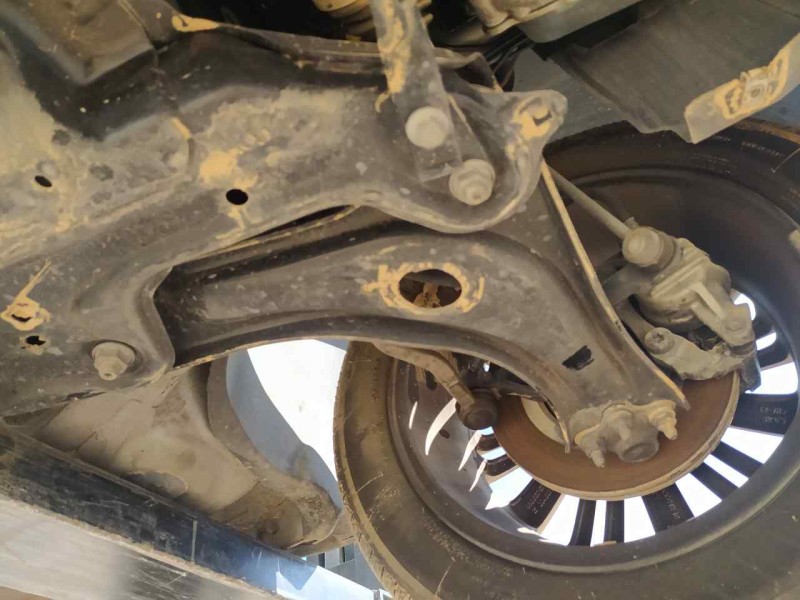 Recambio de brazo suspension inferior delantero izquierdo para peugeot 208 tech edition blue hdi referencia OEM IAM 9670772080  