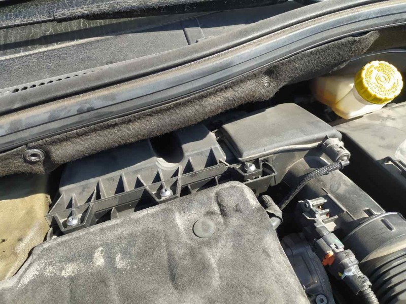 Recambio de carcasa filtro aire para peugeot 208 tech edition blue hdi referencia OEM IAM   