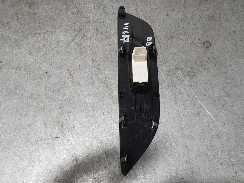 Recambio de mando elevalunas delantero derecho para peugeot 2008 (p1) active referencia OEM IAM 98044803ZD  ELECTRICO