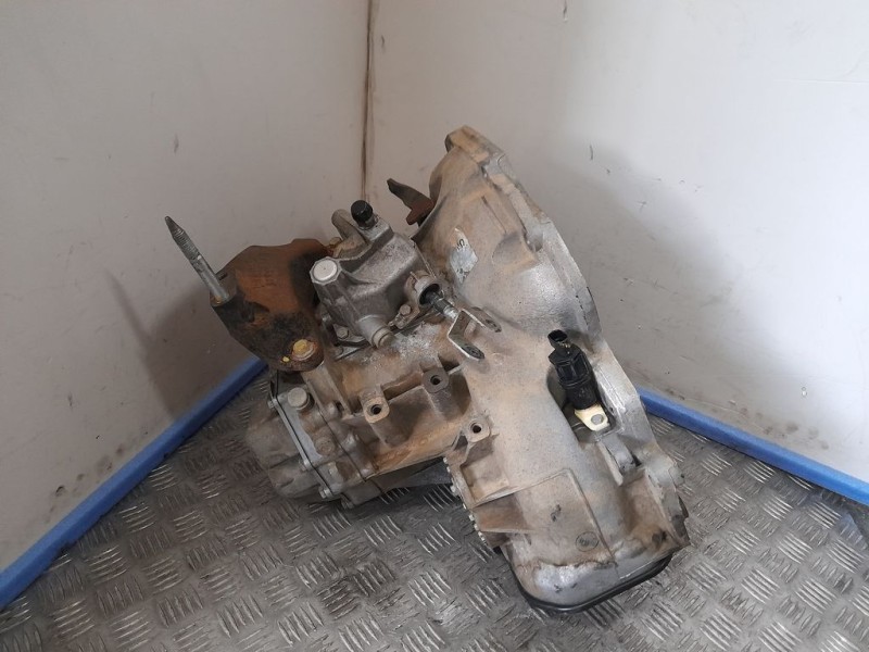 Recambio de caja cambios para chevrolet aveo ls referencia OEM IAM 96957177  5VELOCIDADES