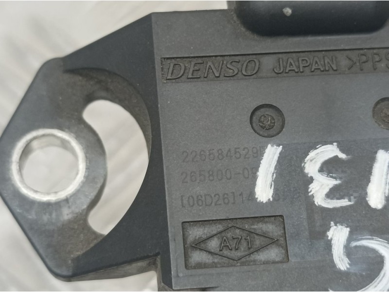 Recambio de sensor para nissan qashqai (j11) acenta referencia OEM IAM 226584529R 2658000950 DENSO