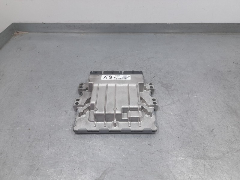 Recambio de centralita motor uce para renault megane iv berlina 5p limited referencia OEM IAM A2829005900 A3C0244610101 CONTINEN
