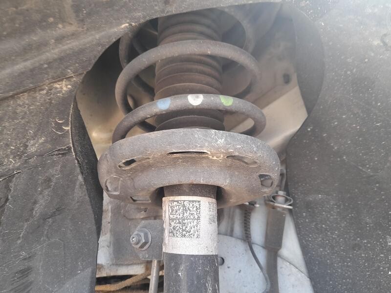 Recambio de amortiguador delantero izquierdo para citroën c3 iii (sx) 1.2 puretech 82 referencia OEM IAM 9811371280  