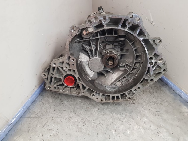 Recambio de caja cambios para opel corsa d catch me referencia OEM IAM 5700039 A10045241S9W374 5VELOCIDADES