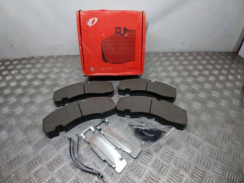 Recambio de juego pastillas freno para universal accesorio - referencia OEM IAM 107680 90R01166 REMSA JUEGO PASTILLAS FRENO PARA