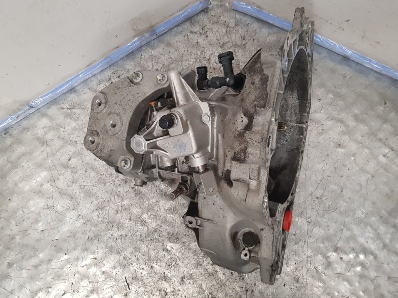Recambio de caja cambios para opel corsa d catch me referencia OEM IAM 5700039 A10045241S9W374 5VELOCIDADES