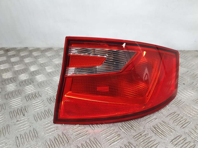 Recambio de piloto trasero derecho para seat toledo (kg3) style referencia OEM IAM SIN REF  EXTERIOR