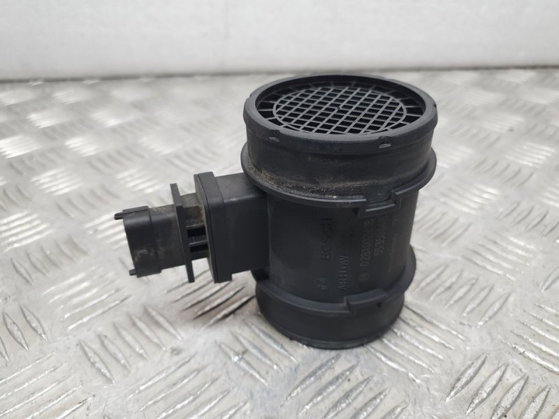 Recambio de caudalimetro para opel corsa d catch me referencia OEM IAM 55350048 0281002618 BOSCH