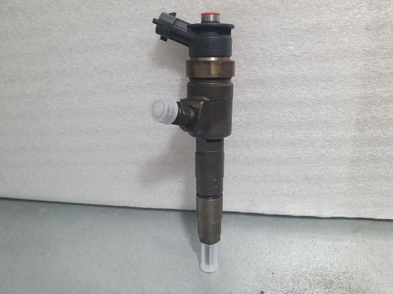 Recambio de inyector para peugeot 208 1.6 16v hdi fap referencia OEM IAM 0445110739 BOSCH BOSCH