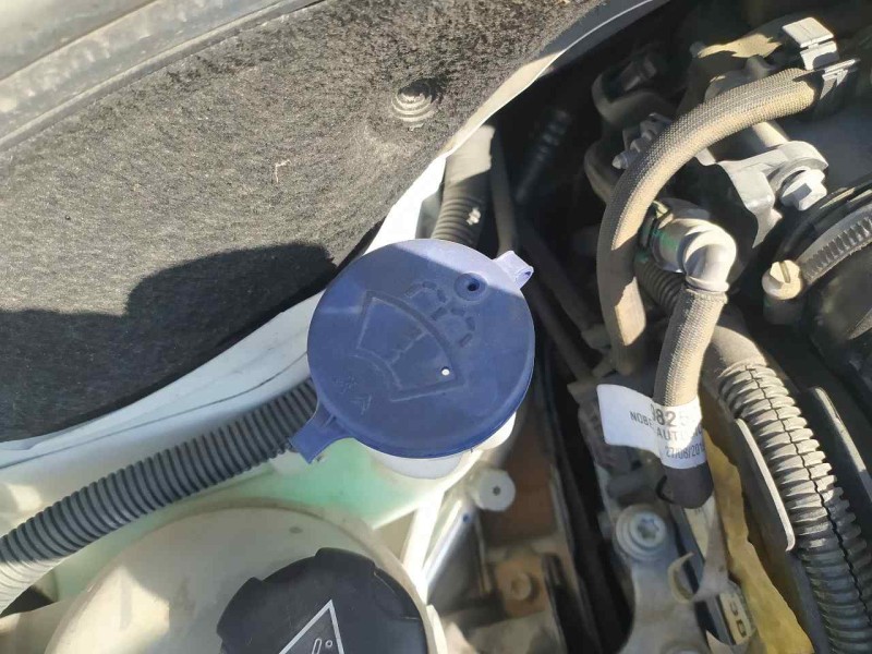 Recambio de deposito limpia para peugeot 208 tech edition blue hdi referencia OEM IAM 6431N6  