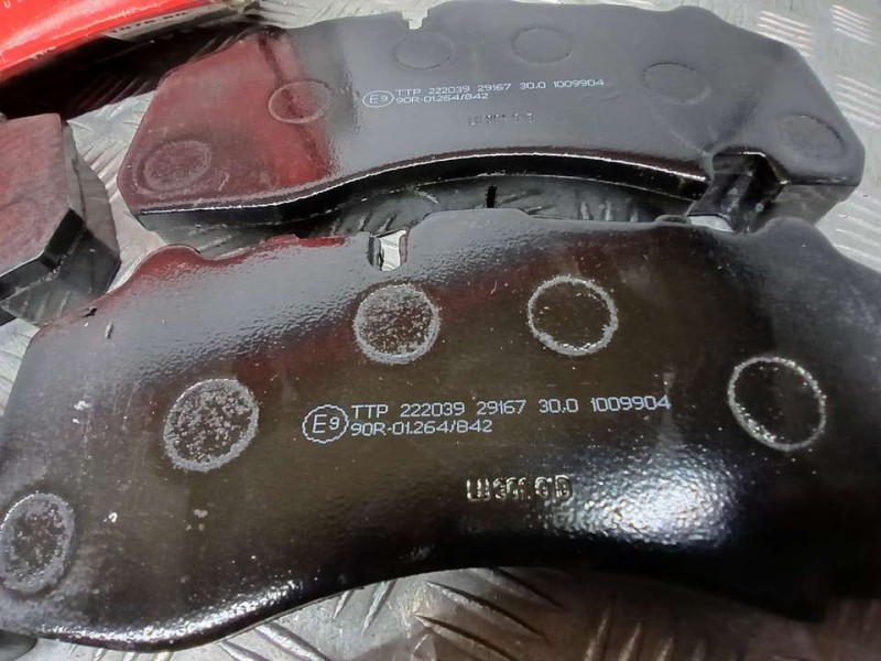 Recambio de juego pastillas freno para universal accesorio - referencia OEM IAM 107680 90R01166 REMSA JUEGO PASTILLAS FRENO PARA