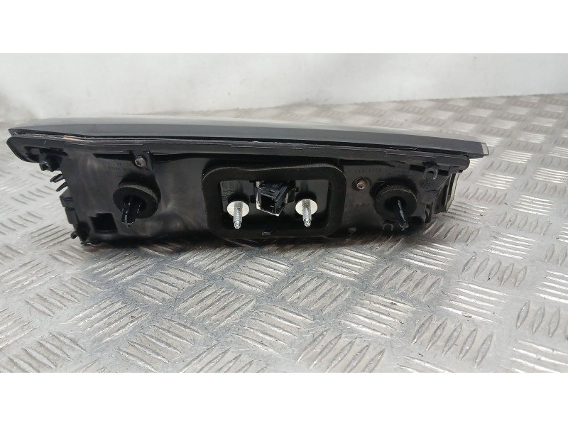 Recambio de piloto trasero derecho interior para peugeot 2008 ii (ud_, us_, uy_, uj_, ur_, uc_) 1.2 puretech 100 referencia OEM 