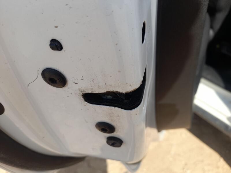 Recambio de cerradura puerta trasera izquierda para citroën c3 iii (sx) 1.2 puretech 82 referencia OEM IAM 9812398580  