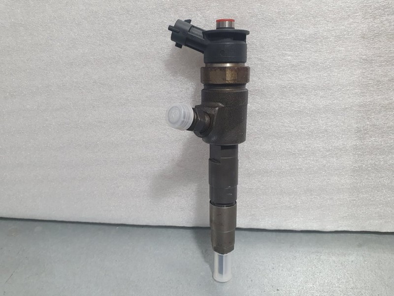 Recambio de inyector para peugeot 208 1.6 16v hdi fap referencia OEM IAM 0445110739 BOSCH BOSCH
